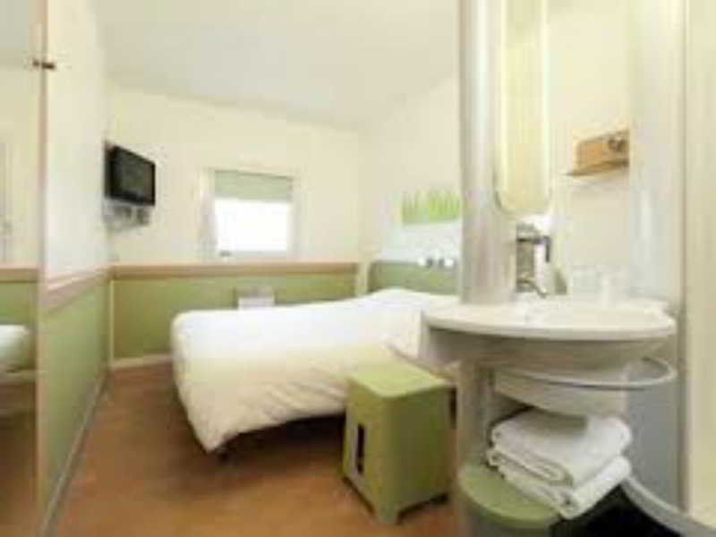 Cordia Hotel Surabaya Airport - Hotel Dalam Bandara - Formerly Ibis Budget Surabaya Airport Sidoarjo Exteriör bild