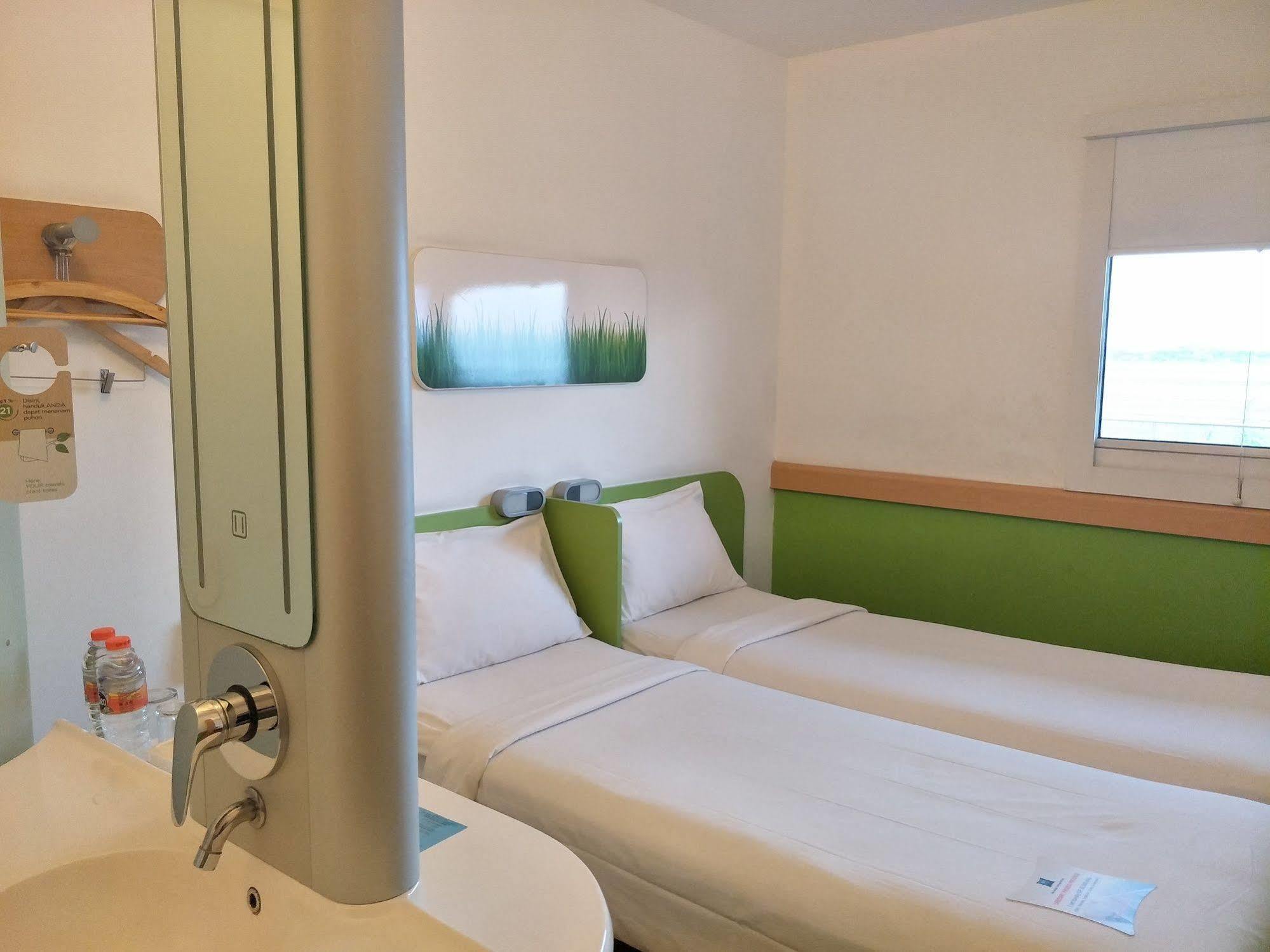 Cordia Hotel Surabaya Airport - Hotel Dalam Bandara - Formerly Ibis Budget Surabaya Airport Sidoarjo Exteriör bild