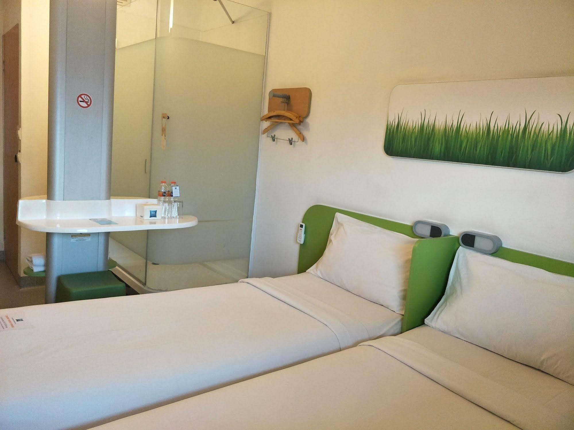 Cordia Hotel Surabaya Airport - Hotel Dalam Bandara - Formerly Ibis Budget Surabaya Airport Sidoarjo Exteriör bild