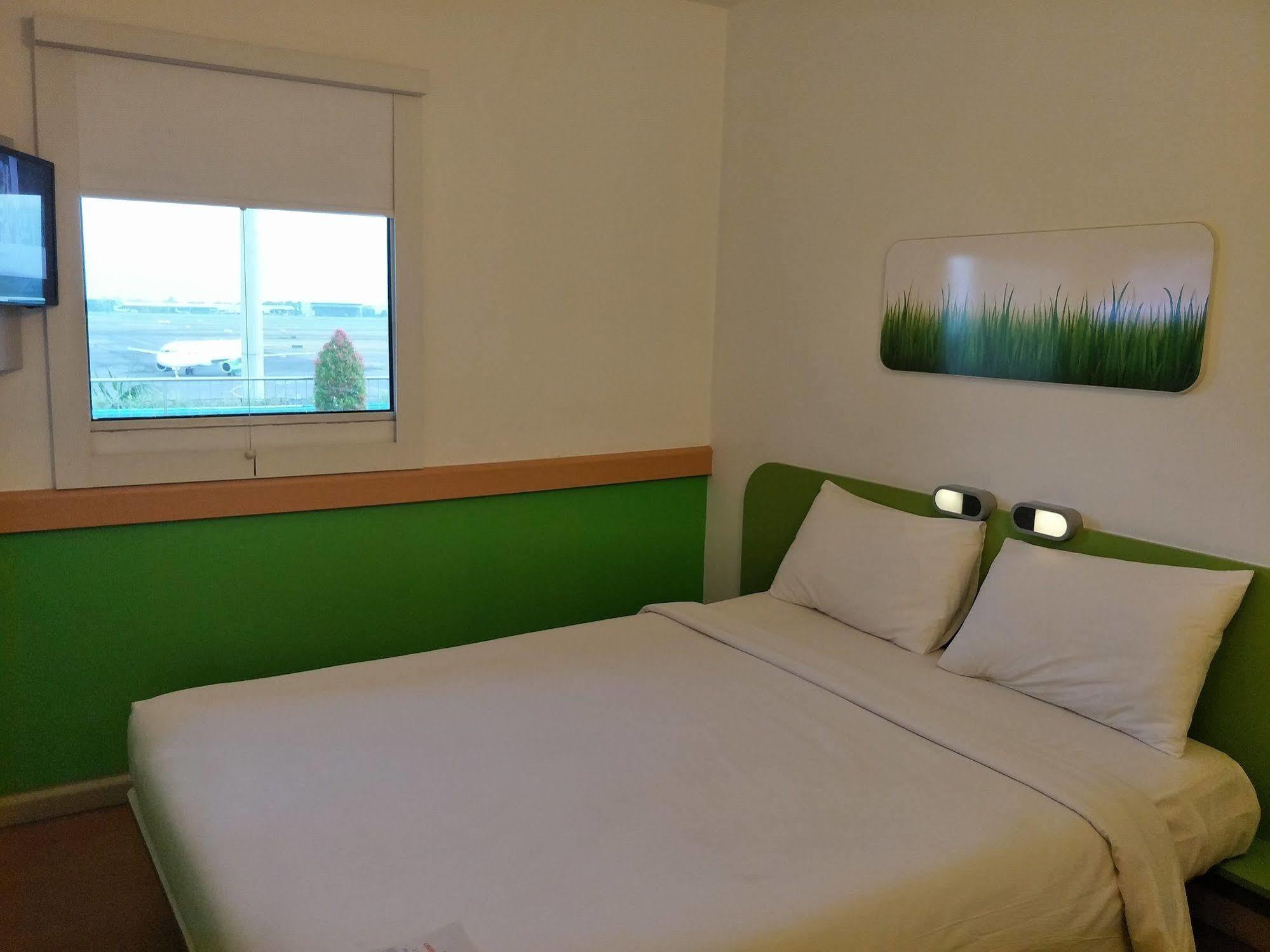 Cordia Hotel Surabaya Airport - Hotel Dalam Bandara - Formerly Ibis Budget Surabaya Airport Sidoarjo Exteriör bild