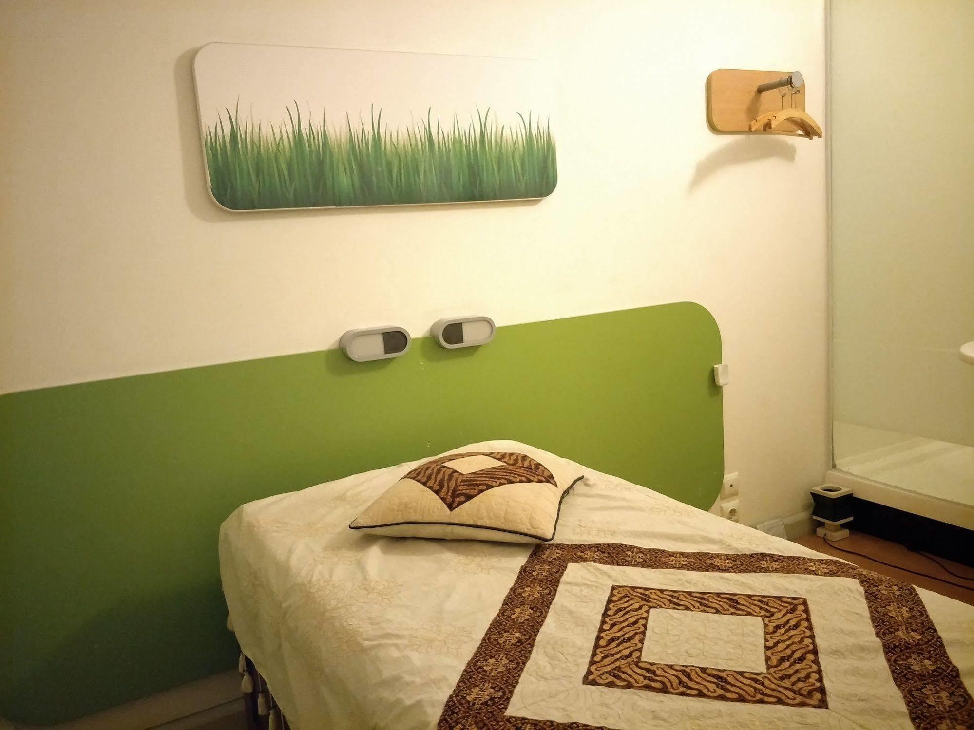 Cordia Hotel Surabaya Airport - Hotel Dalam Bandara - Formerly Ibis Budget Surabaya Airport Sidoarjo Exteriör bild