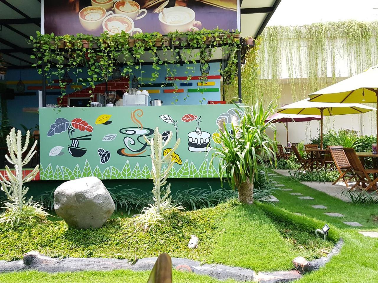 Cordia Hotel Surabaya Airport - Hotel Dalam Bandara - Formerly Ibis Budget Surabaya Airport Sidoarjo Exteriör bild